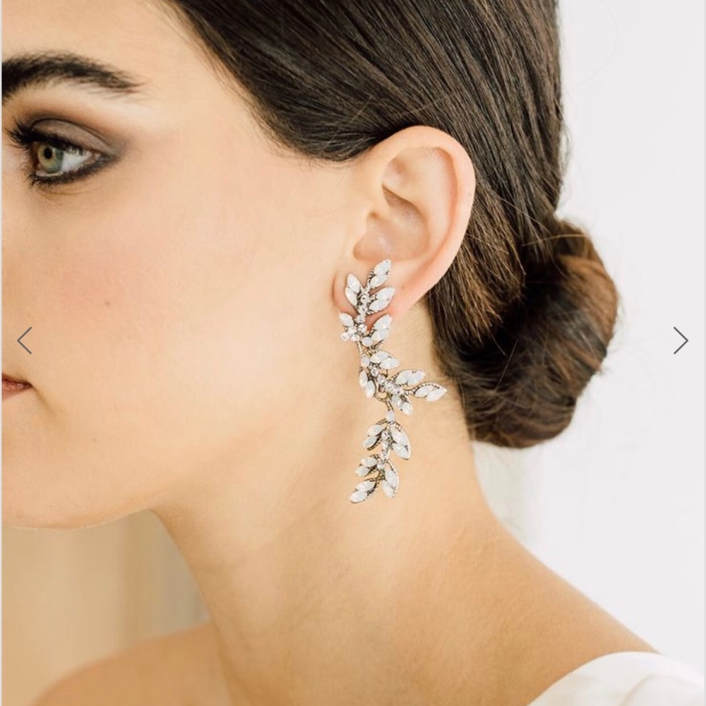 NEW & NEVER WORN Bridal Accessories: Gold Bridal Earrings